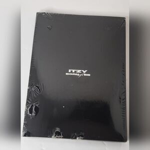 ITZY Born To Be Version C Cd NIB